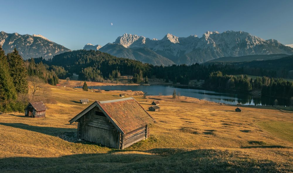 A warm mountain landscape at golden hour, hosted on PicGlobe with full quality preserved.